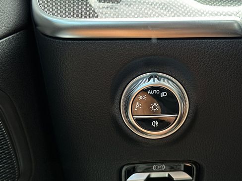 New 2025 Mercedes-Benz C 300 Sedan image 27