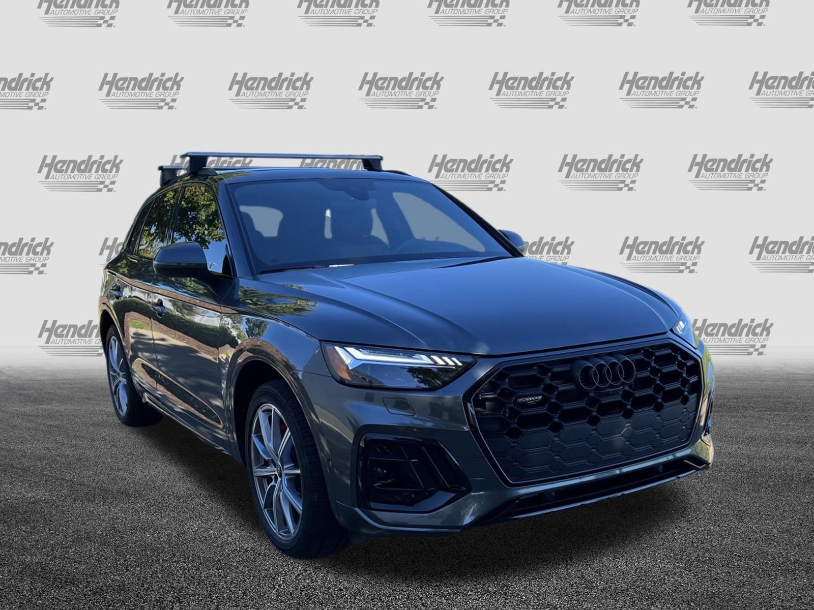 Used 2024 Audi Q5 e Prestige AWD/4WD image 2