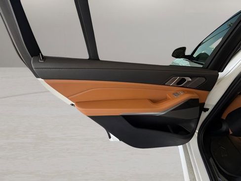 Certified 2023 BMW X7 xDrive40i w/ M Sport Package image 31