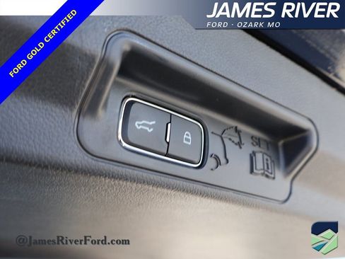 Certified 2025 Ford Explorer Platinum w/ LUX Leather Package image 17