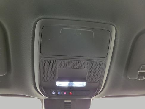 Used 2025 Chevrolet Traverse Z71 AWD/4WD image 47