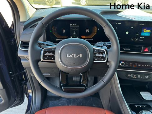 New 2026 Kia Carnival EX FWD image 14