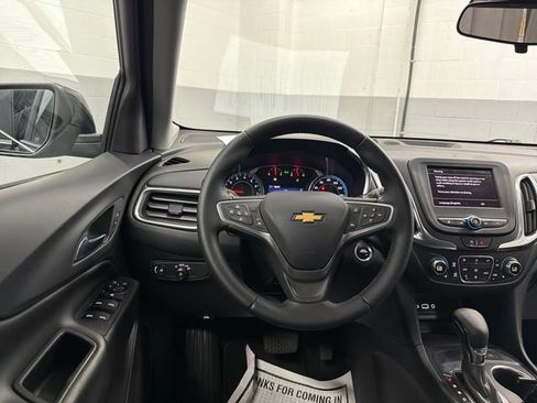 Used 2022 Chevrolet Equinox LT FWD image 19