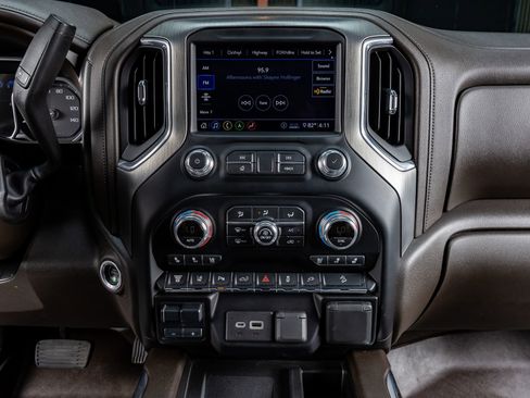 Used 2020 GMC Sierra 2500 Denali w/ Denali Ultimate Package image 24