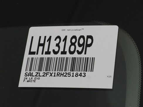 Used 2024 Land Rover Range Rover Evoque Dynamic SE image 25