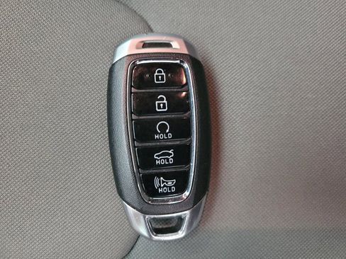 Used 2023 Hyundai Elantra SEL FWD image 32