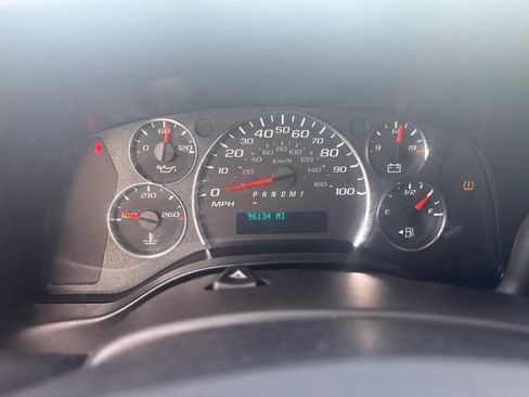 Used 2023 Chevrolet Express 2500 RWD image 13