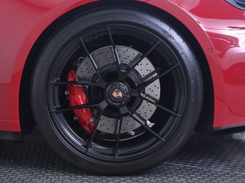 Certified 2025 Porsche 911 Carrera GTS RWD image 15