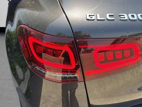 Used 2022 Mercedes-Benz GLC 300 4MATIC image 32
