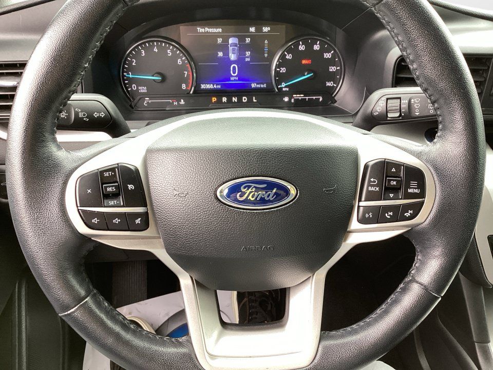 Used 2022 Ford Explorer XLT AWD/4WD image 13