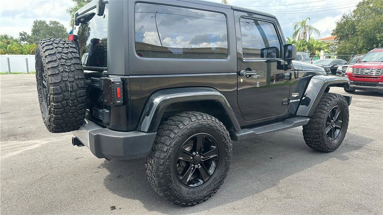 Used 2013 Jeep Wrangler Sahara AWD/4WD image 8