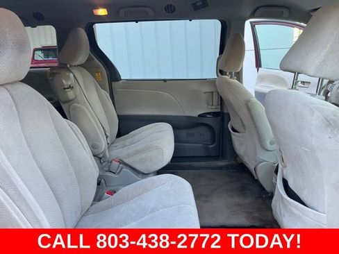 Used 2014 Toyota Sienna LE FWD image 11