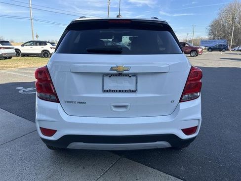Used 2017 Chevrolet Trax LT w/ Sun & Sound Package image 6