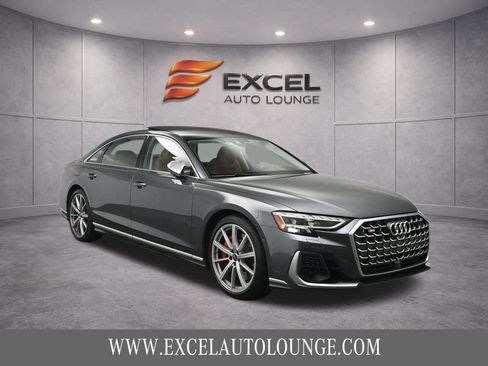 Used 2023 Audi S8 w/ S8 Comfort Plus Package AWD/4WD image 11