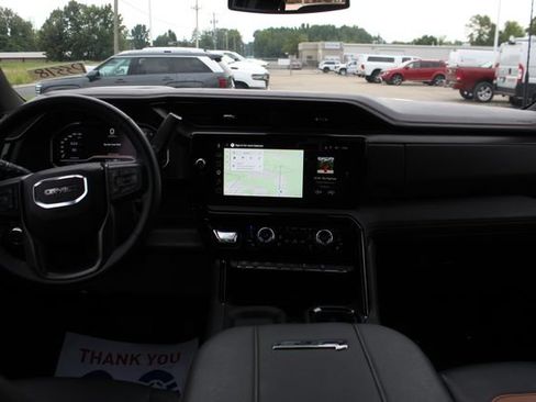 Used 2025 GMC Sierra 2500 AT4 AWD/4WD image 15