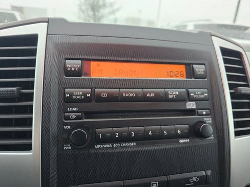 Used 2012 Nissan Frontier SV image 37