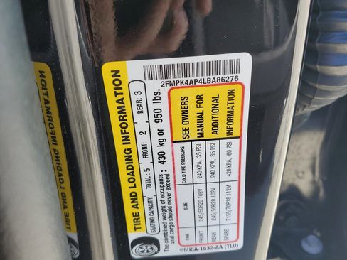 Used 2020 Ford Edge ST image 34