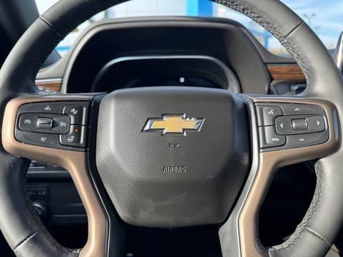 Used 2023 Chevrolet Suburban High Country image 18