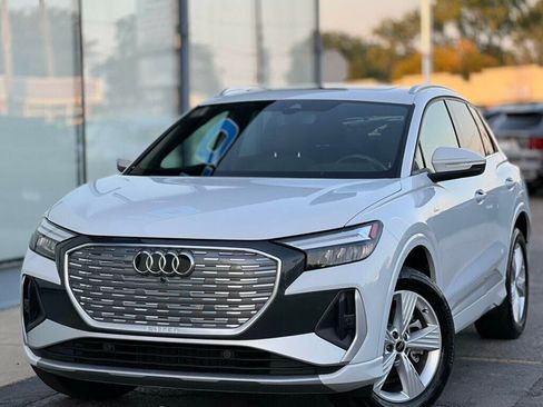 Used 2024 Audi Q4 e-tron Premium image 33