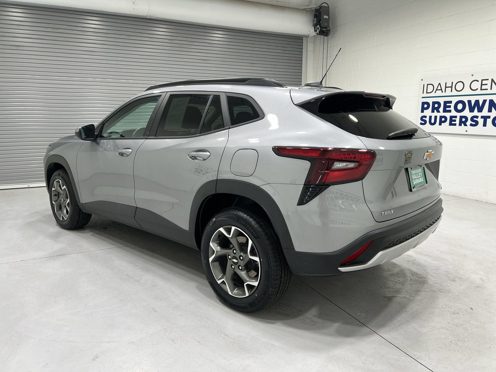 Used 2025 Chevrolet Trax LT w/ LT Convenience Package FWD image 6