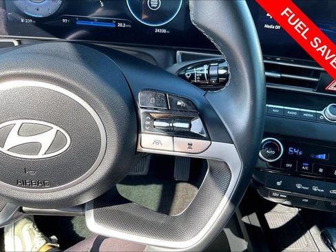 Used 2025 Hyundai Elantra SEL FWD image 19