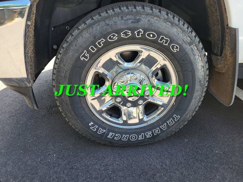 Used 2024 RAM 2500 Tradesman w/ Chrome Appearance Group AWD/4WD image 4
