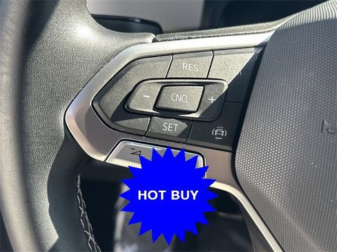 Certified 2022 Volkswagen Atlas Cross Sport SE image 22