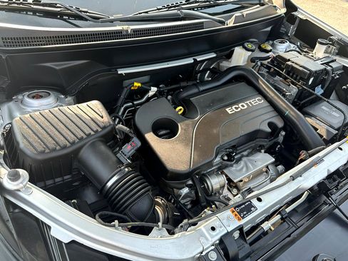 Used 2021 Chevrolet Equinox LT image 47