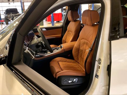 New 2026 BMW X7 xDrive40i w/ Executive Package AWD/4WD image 9