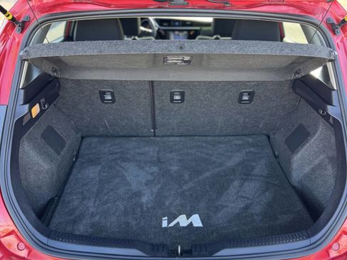 Used 2018 Toyota Corolla iM image 14