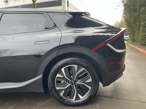 Used 2024 Kia EV6 Light image 8