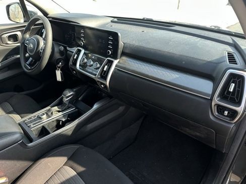 Certified 2021 Kia Sorento LX image 24