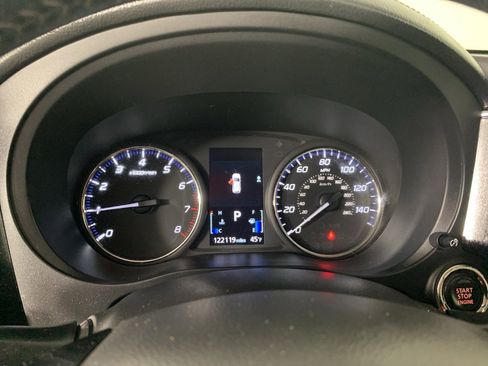 Used 2018 Mitsubishi Outlander SEL image 20