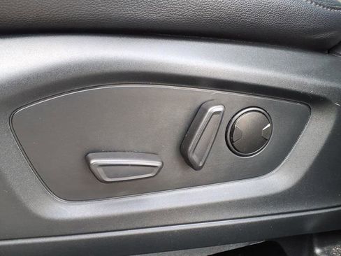 Used 2024 Ford Explorer ST-Line w/ Class IV Trailer Tow Package image 4