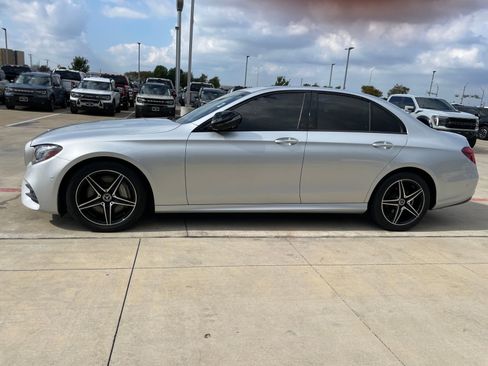 Used 2018 Mercedes-Benz E 300 image 2