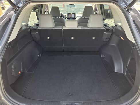 Used 2020 Toyota RAV4 Limited FWD image 8