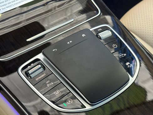 Used 2021 Mercedes-Benz GLC 300 4MATIC image 33