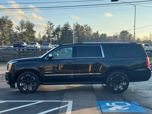 Used 2019 GMC Yukon XL Denali w/ Denali Ultimate Package image 4