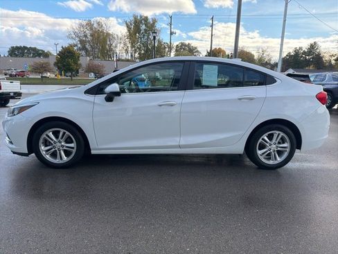 Used 2018 Chevrolet Cruze LT image 6