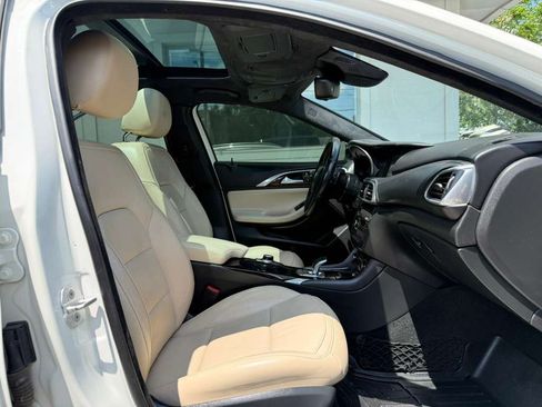 Used 2017 INFINITI QX30 Premium w/ Technology Package FWD image 22