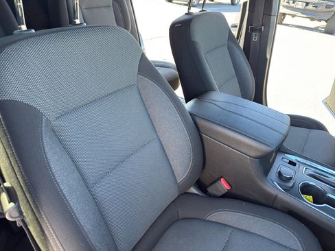 Used 2023 Chevrolet Traverse LT image 34