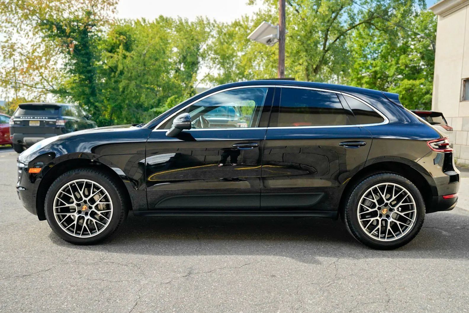 Used 2017 Porsche Macan S AWD/4WD image 8