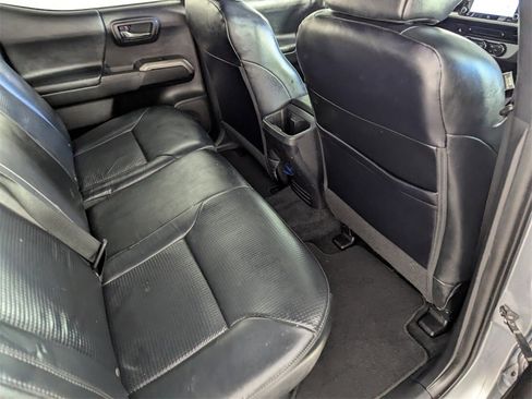 Used 2020 Toyota Tacoma Limited image 32