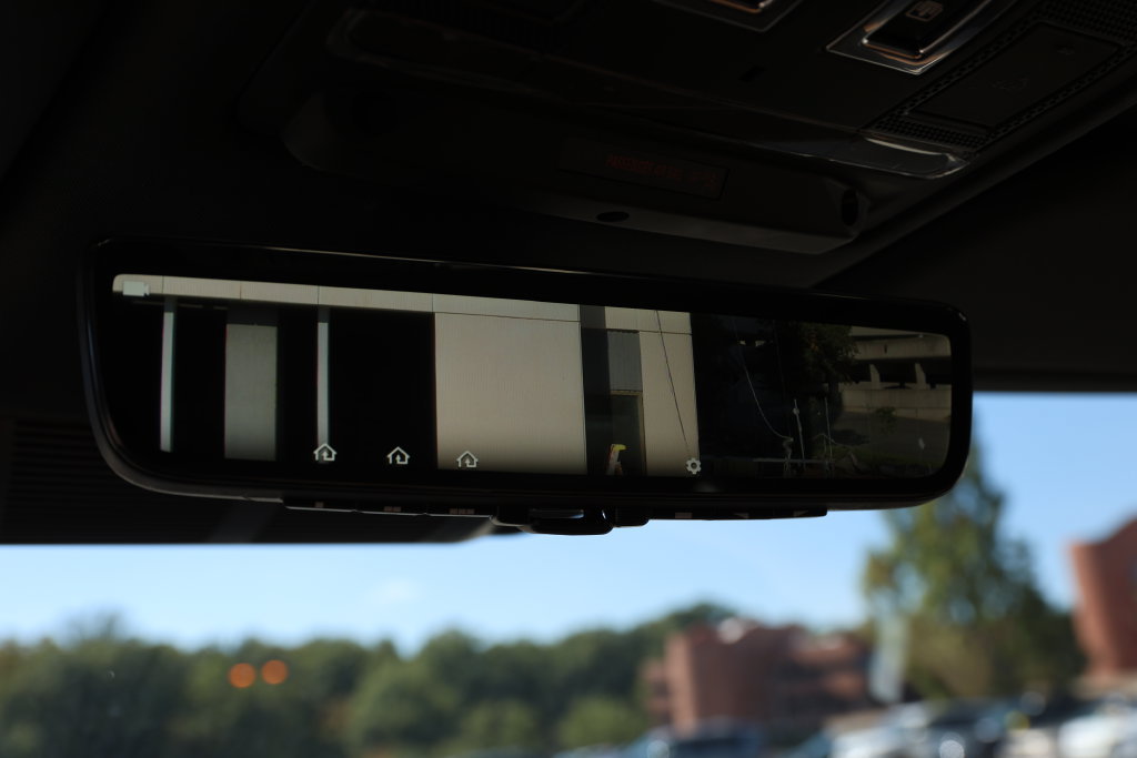 New 2026 Land Rover Defender 130 X-Dynamic SE AWD/4WD image 34