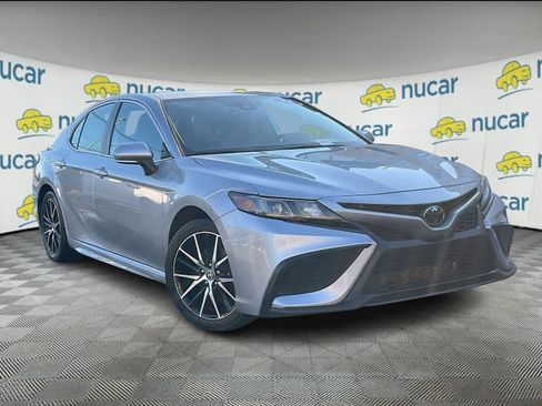 Certified 2023 Toyota Camry SE image 1
