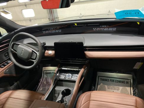 Used 2026 Lincoln Nautilus Reserve w/ Jet Appearance Package AWD/4WD image 9