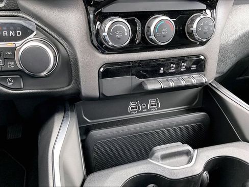 New 2026 RAM 1500 4x4 Crew Cab image 12