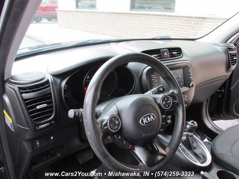 Used 2019 Kia Soul + FWD image 7
