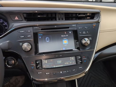 Used 2016 Toyota Avalon Limited image 23