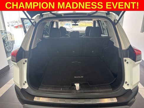 Used 2021 Nissan Rogue SV image 10